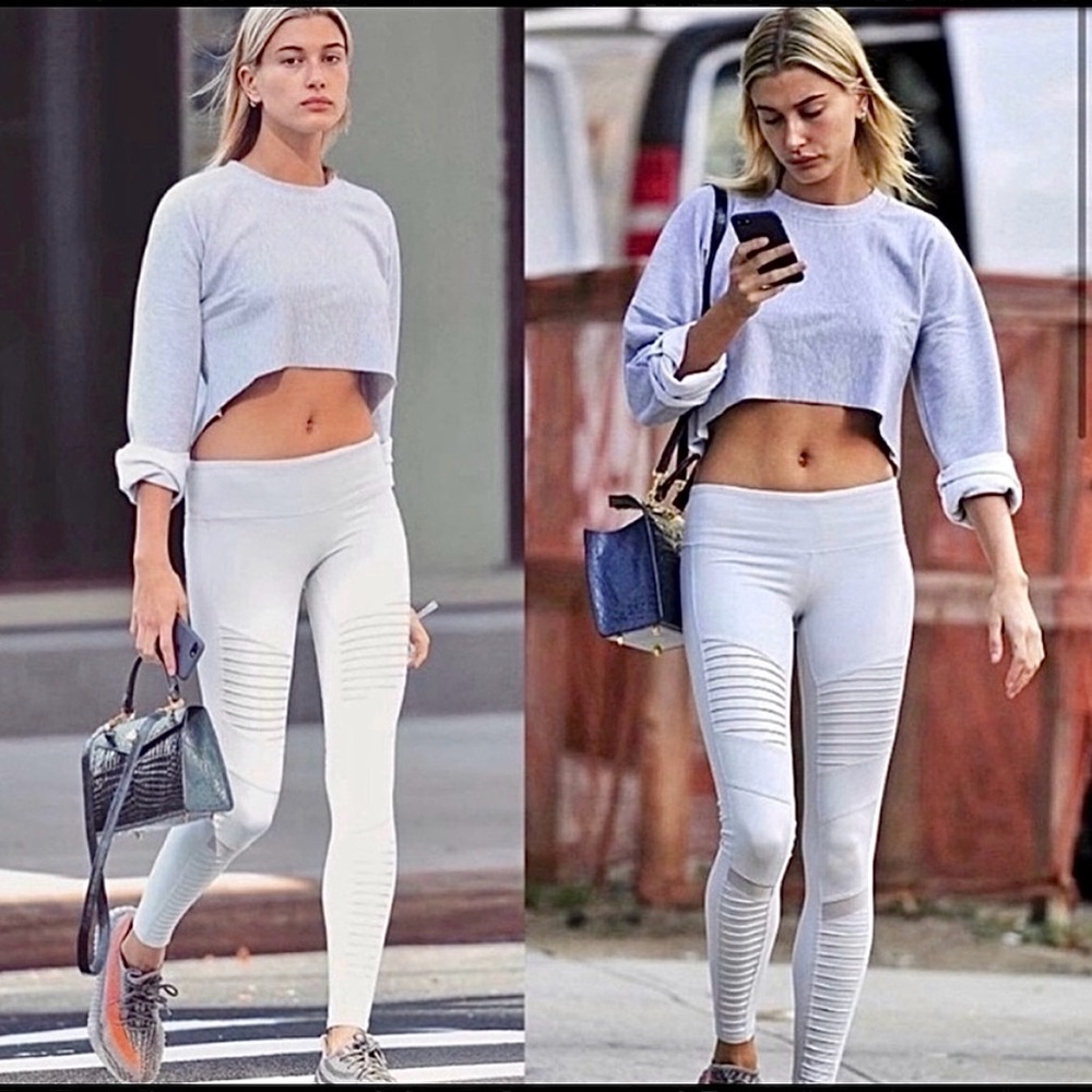 Alo Yoga High-Waist Moto Legging in White. Size XS - Picture 8 of 8